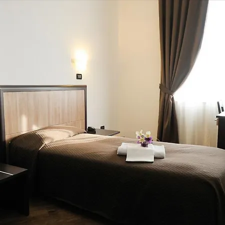 Hotel Chopin 2*