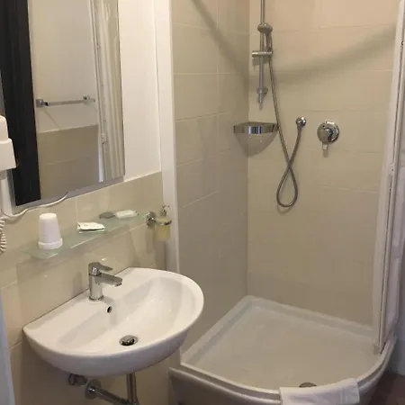 Hotel Chopin 2*